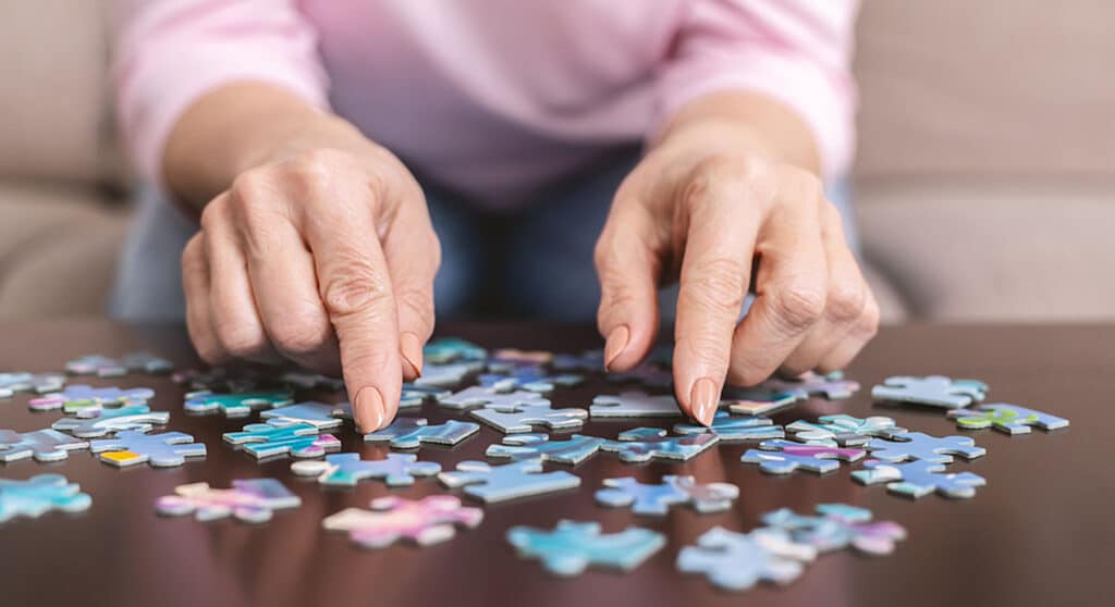 Alzheimer’s home care helps aging seniors with cognitive activities and games to stay engaged and present.